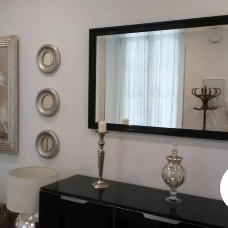 Apto Patio Andaluz. Maximo Confort Y Limpieza *