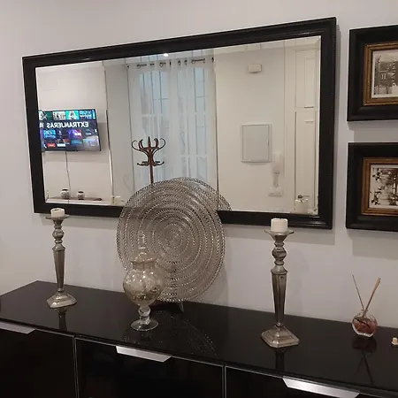 Apto Patio Andaluz Con Garaje * Кадіс