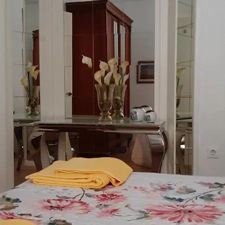 Apto Patio Andaluz. Maximo Confort Y Limpieza * Cadiz
